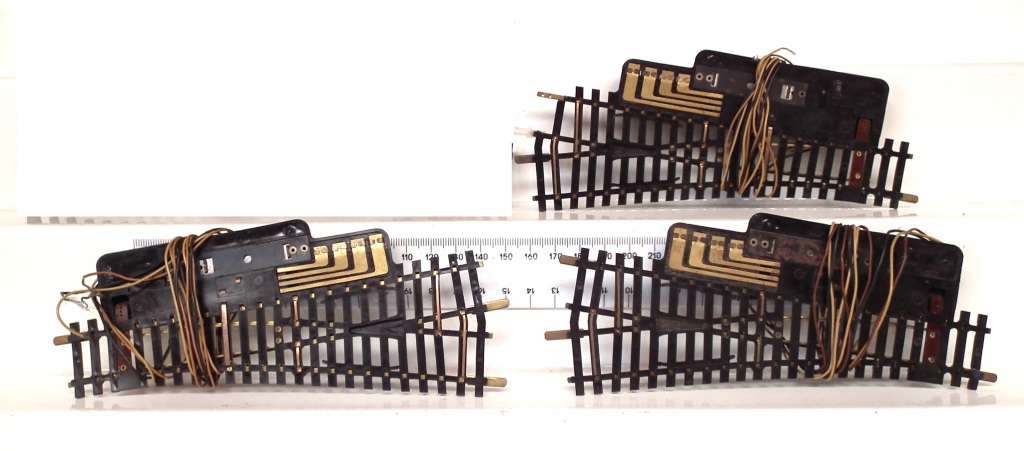 FLEISCHMANN  OO/HO:  3pc Mixed Electro-Magnetic Points in Fair Used Un-boxed condition.(Italy)