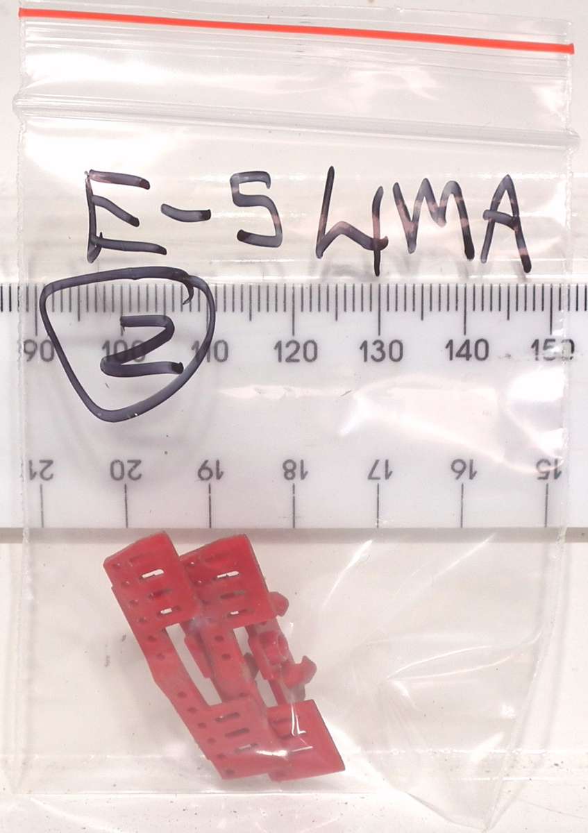 LIMA HO: SAR E5 `Blue Train` Locomotive cowcatchers in Good un-boxed condition for Parts.(Italy)