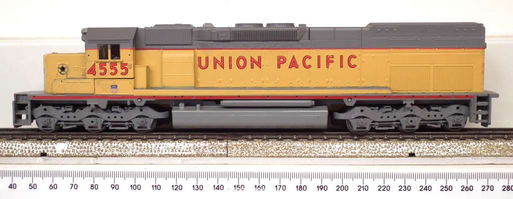 ATHEARN HO: American`UNION PACIFIC`GP Diesel Freight Locomotive in Like New Un-Boxed Condition(USA)