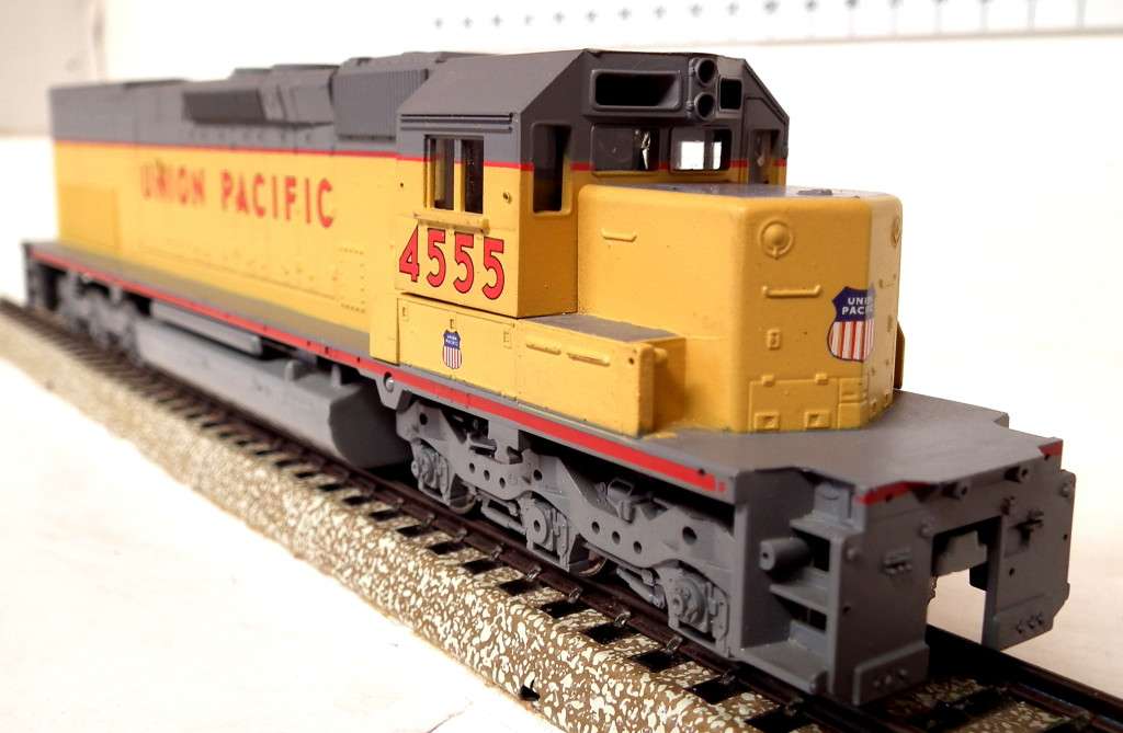ATHEARN HO: American`UNION PACIFIC`GP Diesel Freight Locomotive in Like New Un-Boxed Condition(USA)
