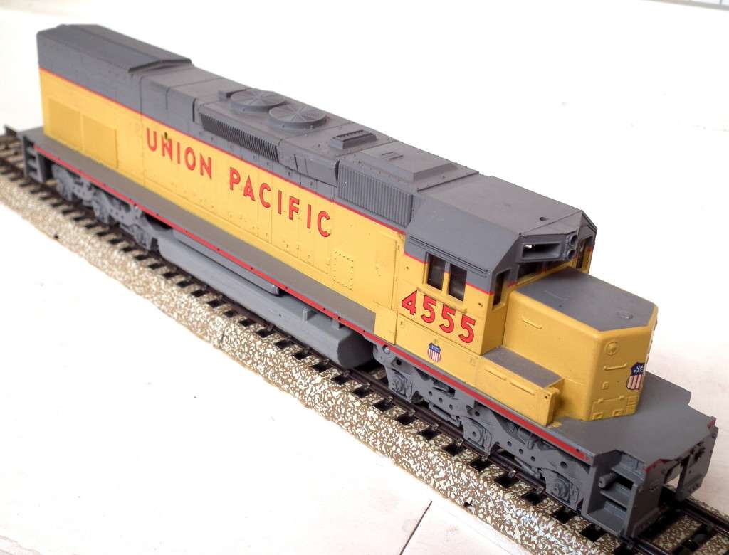 ATHEARN HO: American`UNION PACIFIC`GP Diesel Freight Locomotive in Like New Un-Boxed Condition(USA)