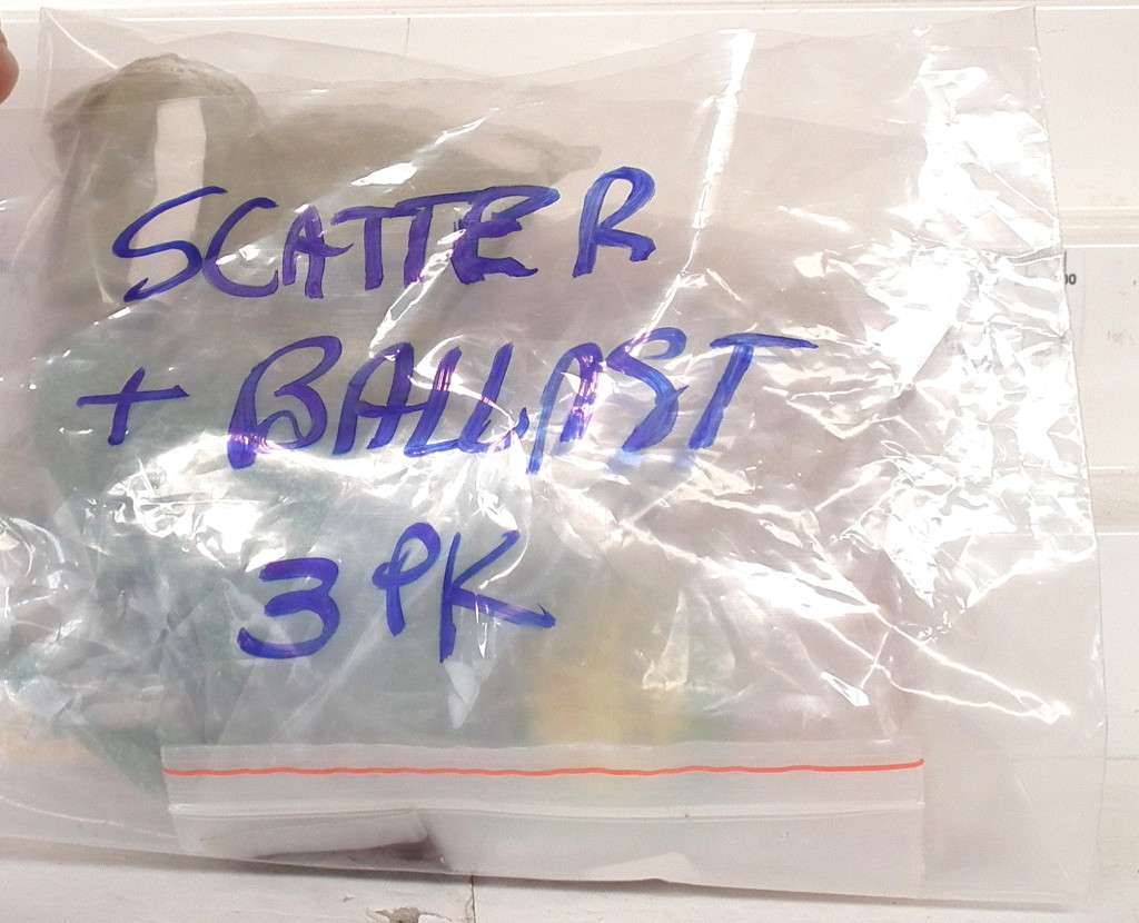 SCENERY HO: 3x Bags of Mixed Scatter/Foliage/Ballast Material in Good Condition.(Germany)