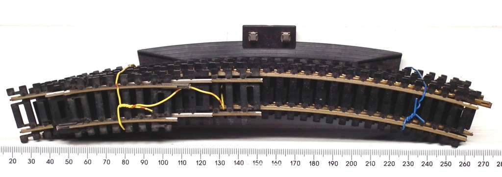 TRACK HO:  15pc Mixed Brass/Nickel Silver Curved Track in Fair Used Condition.