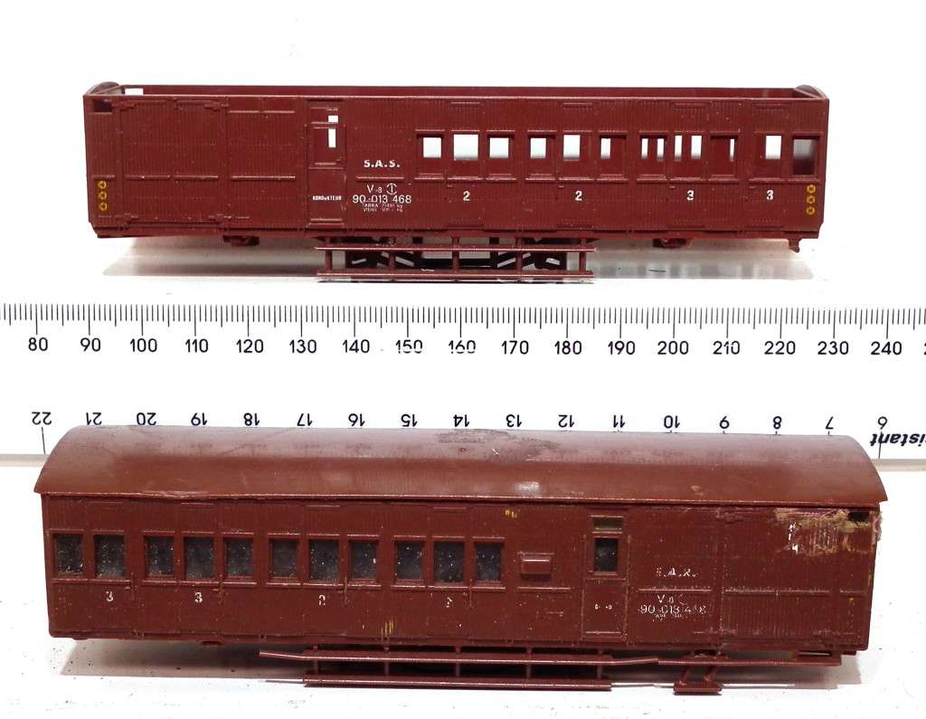 LIMA HO: Old Incomplete rolling Stock in Scrap condition for Parts Only