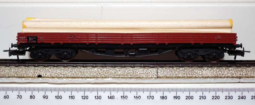 MARKLIN HO: Vintage`DB` Freight Wagon with Wood Load in Good un-boxed condition (Germany)