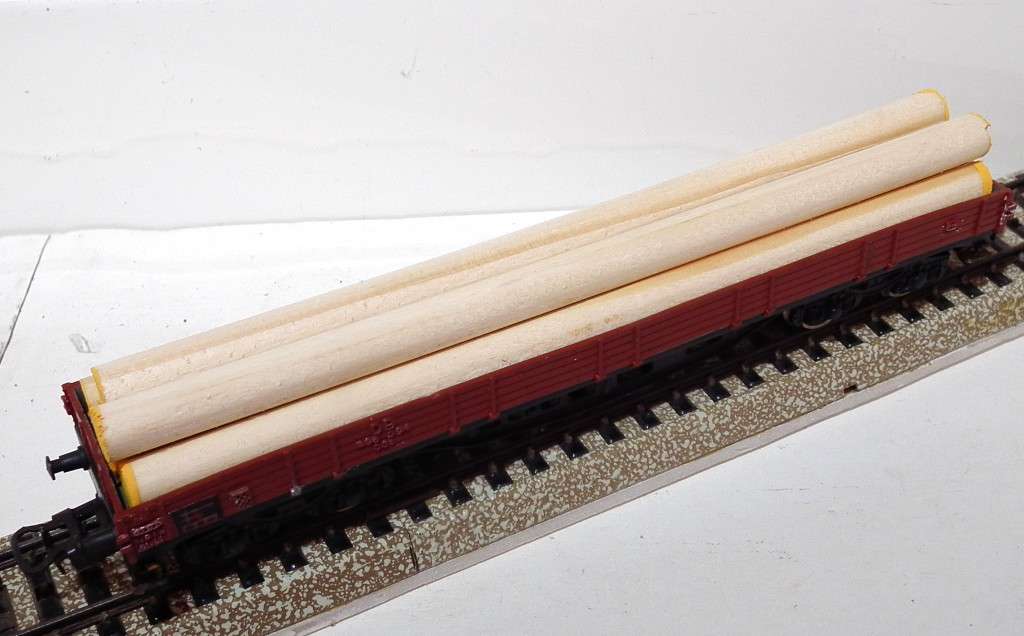 MARKLIN HO: Vintage`DB` Freight Wagon with Wood Load in Good un-boxed condition (Germany)