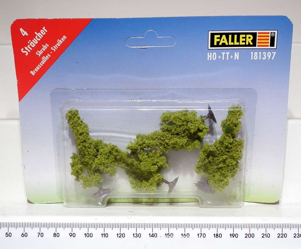 FALLER HO: 4pc Scrubs in New Boxed Condition(GR)