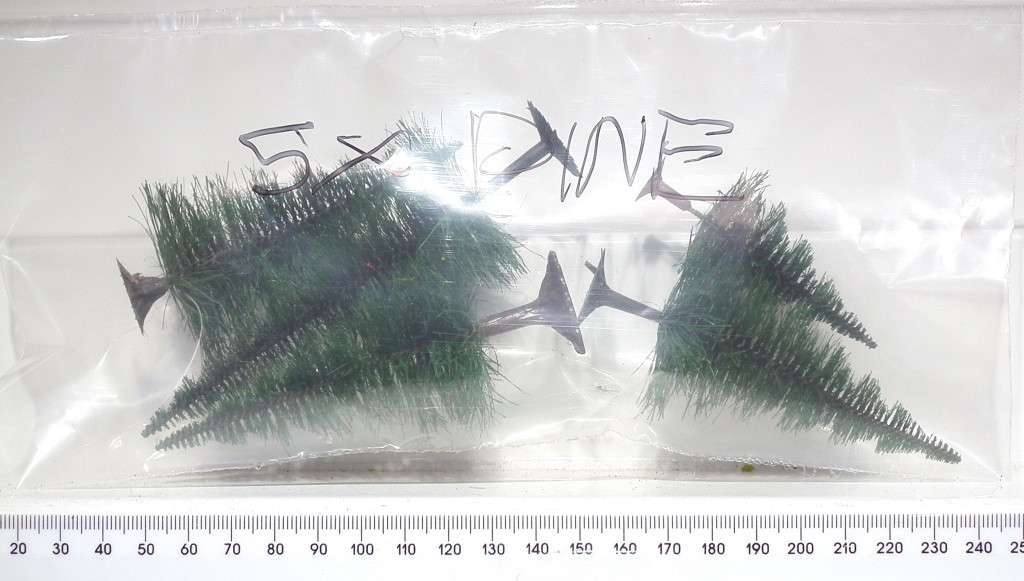 SCENERY HO: 5pc Pine Two Tone Pine Trees in Good Bagged and used Condition