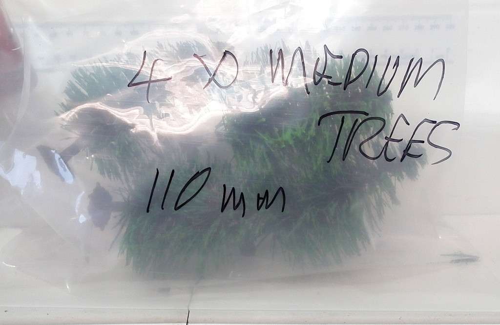 SCENERY HO: 4pc Medium Trees(110mm) in Good Bagged and used Condition