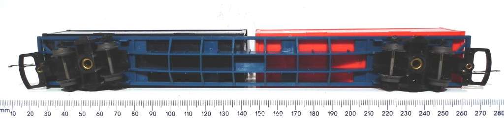 TRI-ANG OO:   RARE Vintage English Container Wagon in Good, Used and Un-boxed condition(England)