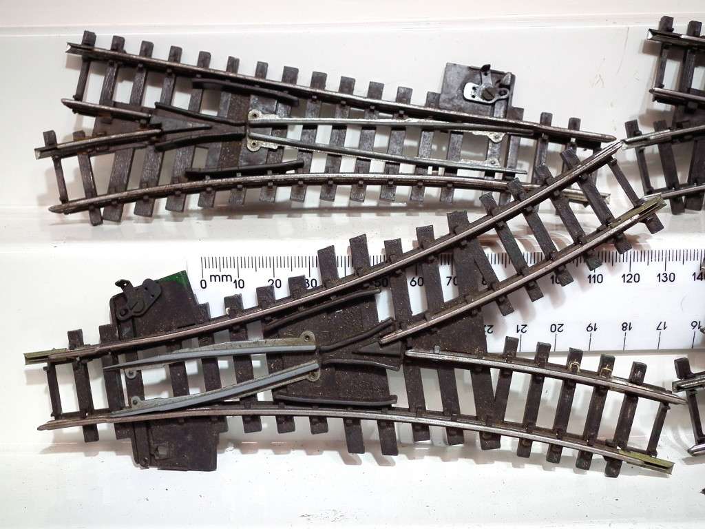 TRI-ANG OO:  4pc Vintage Solid Metal, High Profile Mixed Points in Fair Used Condition.(England)