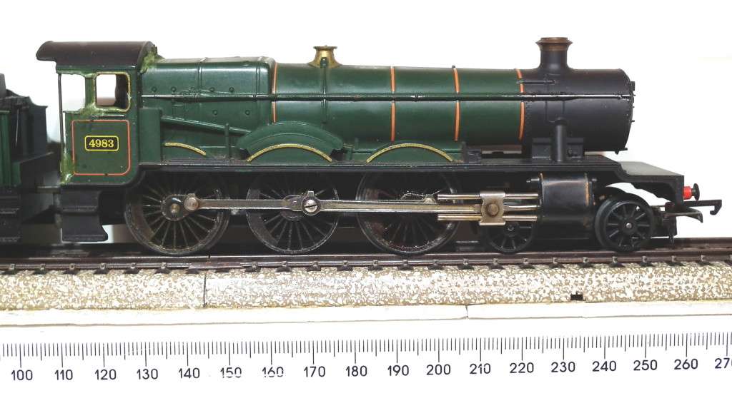 TRI-ANG OO:  Vintage 4-6-0 English Steam Loco in Fair Running Condition. (England)