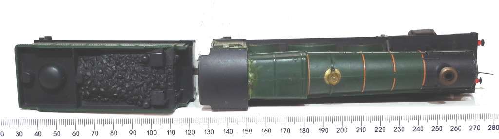 TRI-ANG OO:  Vintage 4-6-0 English Steam Loco in Fair Running Condition. (England)