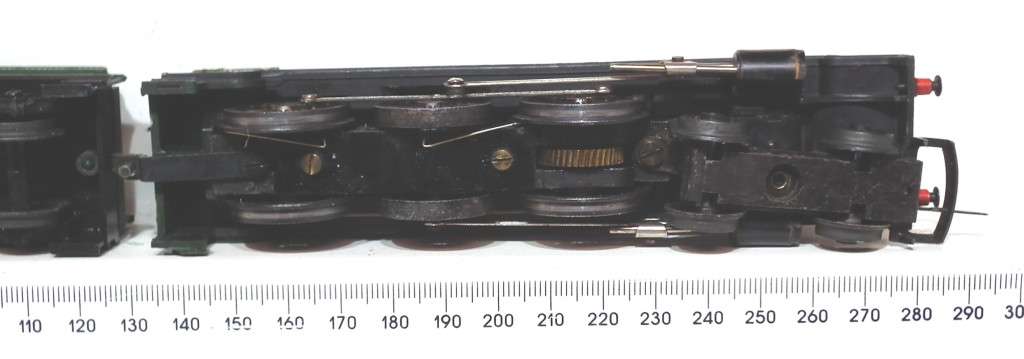 TRI-ANG OO:  Vintage 4-6-0 English Steam Loco in Fair Running Condition. (England)