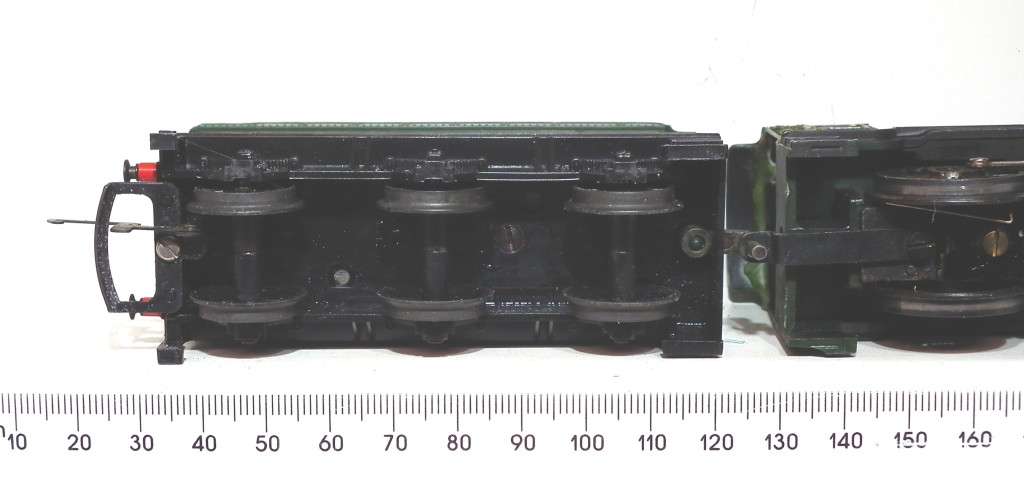 TRI-ANG OO:  Vintage 4-6-0 English Steam Loco in Fair Running Condition. (England)