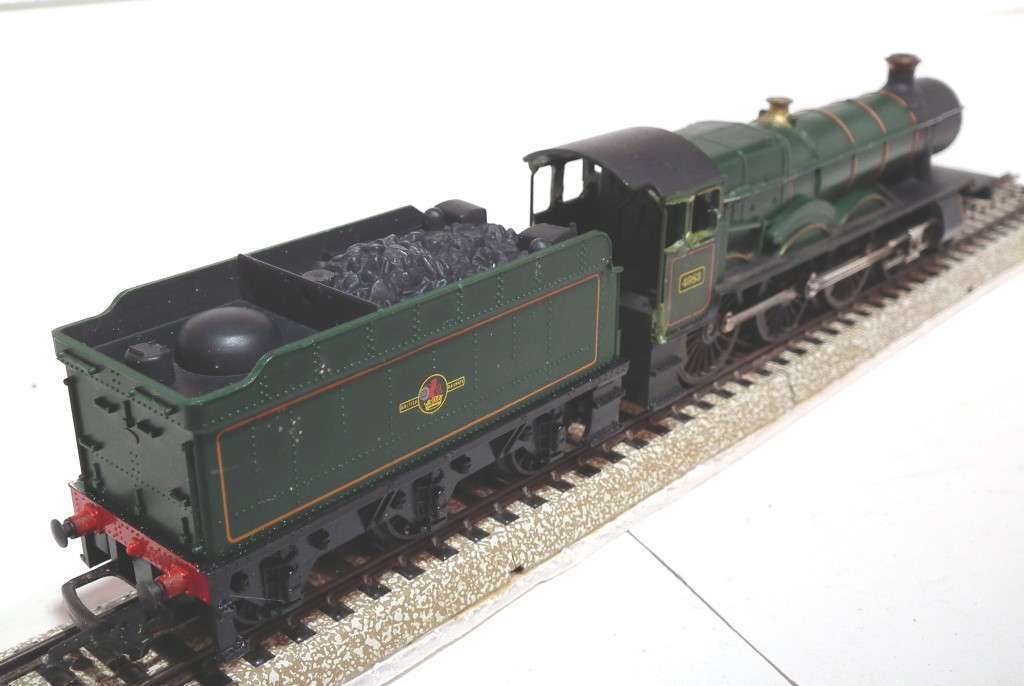 TRI-ANG OO:  Vintage 4-6-0 English Steam Loco in Fair Running Condition. (England)