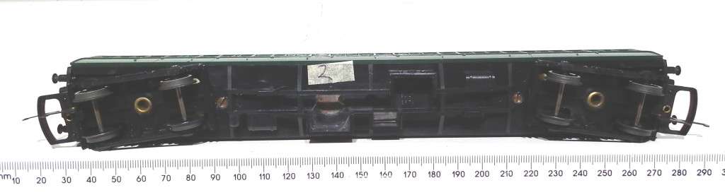 TRI-ANG OO:  Vintage Southern Region Composite Coach in Good Un-Boxed condition (England)