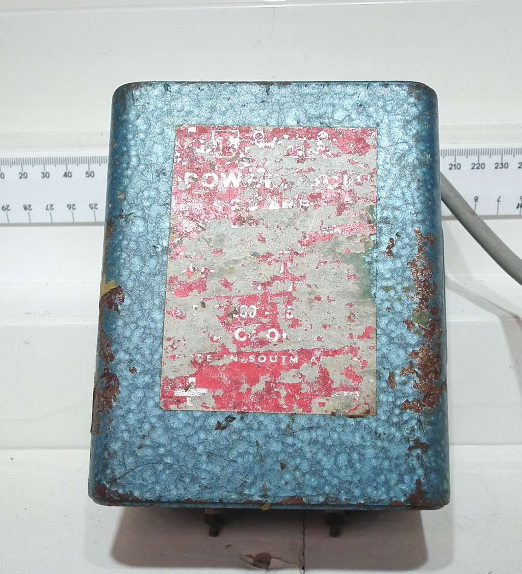 TRI-ANG POWER SUPPLY: Old School 12VDC/2.5A Analogue Power Supply in good un-boxed condition(S-Afri)