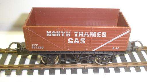 LIMA HO: North Thames Gas Wagon, in fair condition.  No box.