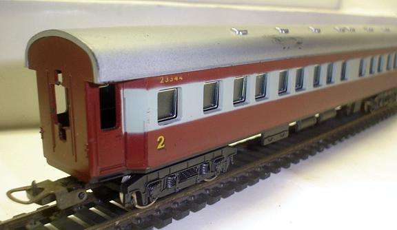 LIMA HO: "TRANS KAROO" 2nd Class Passenger coach in a fair condition. Not boxed (Made in Italy).