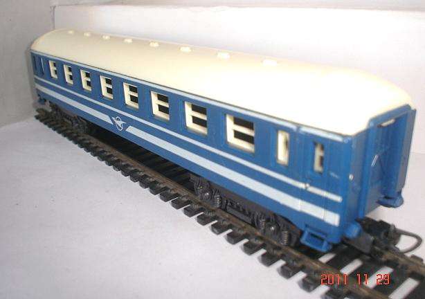 LIMA HO: SAR Junior Blue Train passenger coach in a fair condition. Not boxed. (Made in Italy)