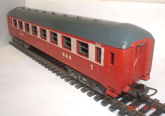 LIMA HO: SAR Junior Passenger Coach in a good unboxed condition. (Made in Italy)