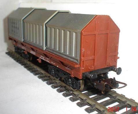 LIMA HO: Used, French telescopic closed wagon in good condition.Not boxed. (Made in Italy)