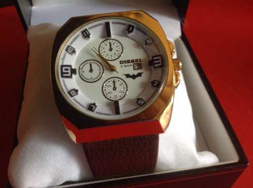 (ABSOLUTELY GORGEOUS!!!) DIESEL BATMAN SPECIAL EDITION watch, with genuine leather strap (Red hot!!)