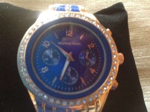 (ABSOLUTELY GORGEOUS!!!) Michael Kors (Red hot!!!!) SANTA SPECIAL!!!