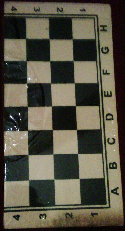 Stunning wooden chest/Backgammon set!!!!!!!!!