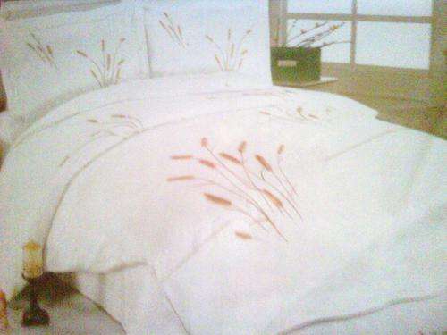 Stunning 6pc Double size duvet cover set!!!!! Sleep like a real baby at night!!!! :)