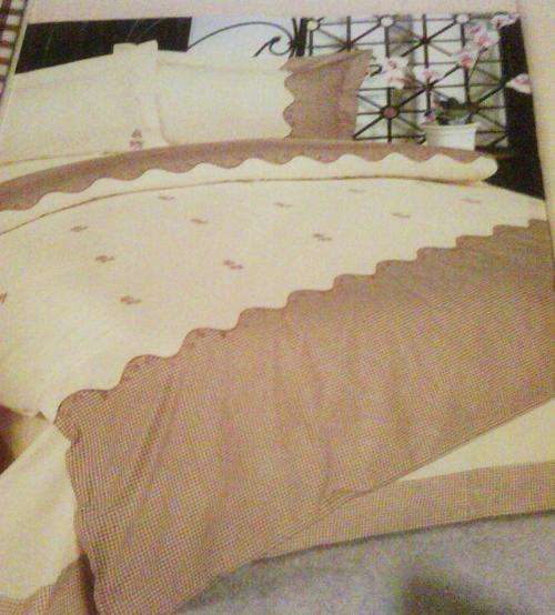 Stunning 6pc Double bed duvet cover!!!!! Have a romantic Night Every Night!!!! :)