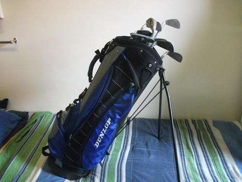 6 SPALDING GOLF CLUBS : 1 PUTTER : 1 SW : almost new dunlop stand alone bag!!!
