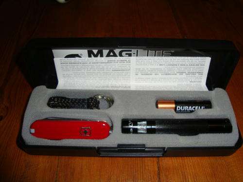 MINI MAG-LITE   SOLITAIRE