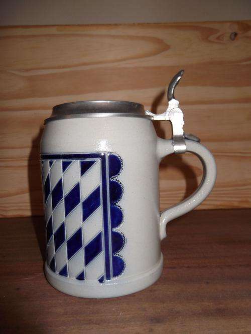 BAVARIAN BEER STEIN MUG WITH ENGRAVED PEWTER LID