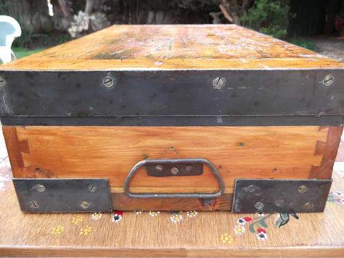 OREGON PINE STORAGE KIST WITH CHARACTER