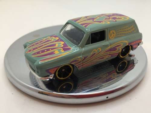 Hotwheels Volkswagen Custom Squareback - Teal / Art livery -  Loose / Uncarded - Like new condition