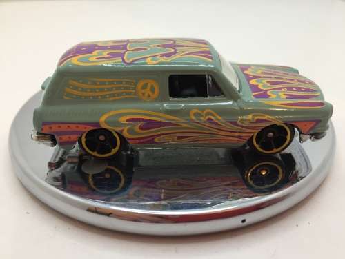 Hotwheels Volkswagen Custom Squareback - Teal / Art livery -  Loose / Uncarded - Like new condition