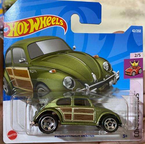 Hotwheels Volkswagen Beetle - Metalic Green - Carded - Excellent condition