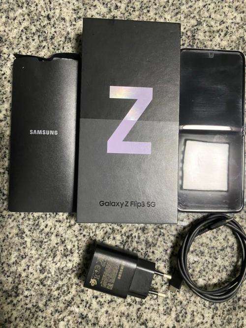 Samsung Galaxy Z Flip3 5G + free galaxy buds live