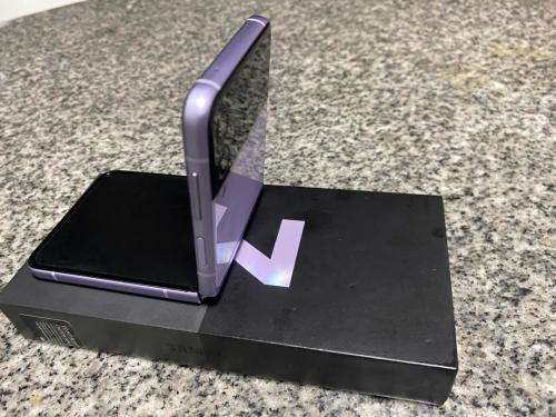 Samsung Galaxy Z Flip3 5G + free galaxy buds live