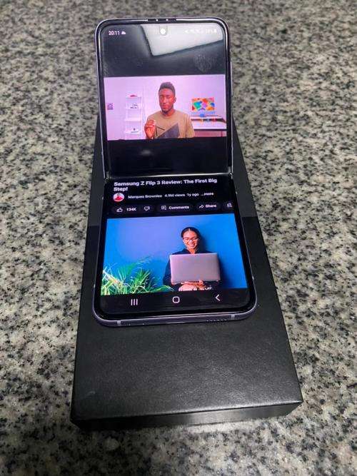 Samsung Galaxy Z Flip3 5G + free galaxy buds live