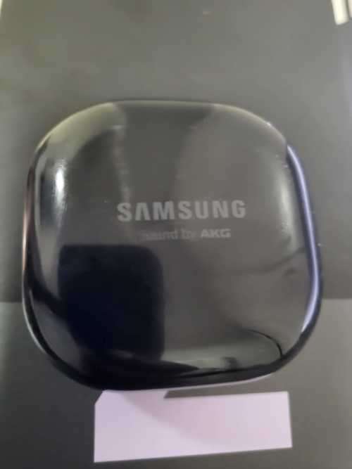 Samsung Galaxy Z Flip3 5G + free galaxy buds live