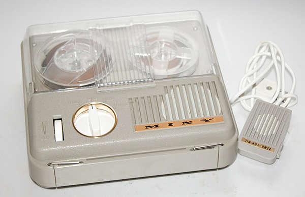 1960's  Miny Mini reel to reel transistor recorder ** In original packaging **