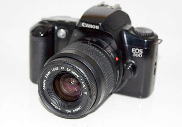 Canon EF 35-80mm f:4 - 5.6 mkiii Full frame zoom lens ** plus free EOS 500 35mm slr **