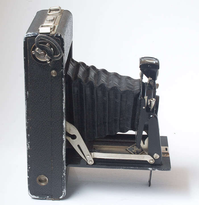 Vintage Agfa folder in working condition