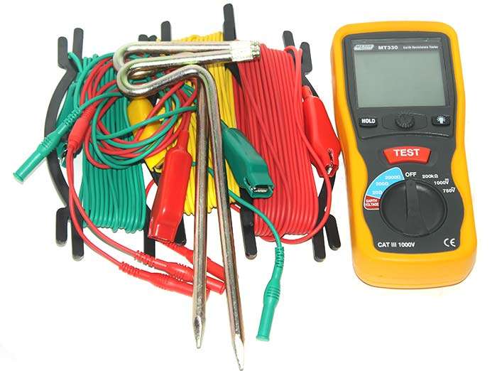 MAJOR TECH MT 330 Earth resistance test kit  ** Mint condition **