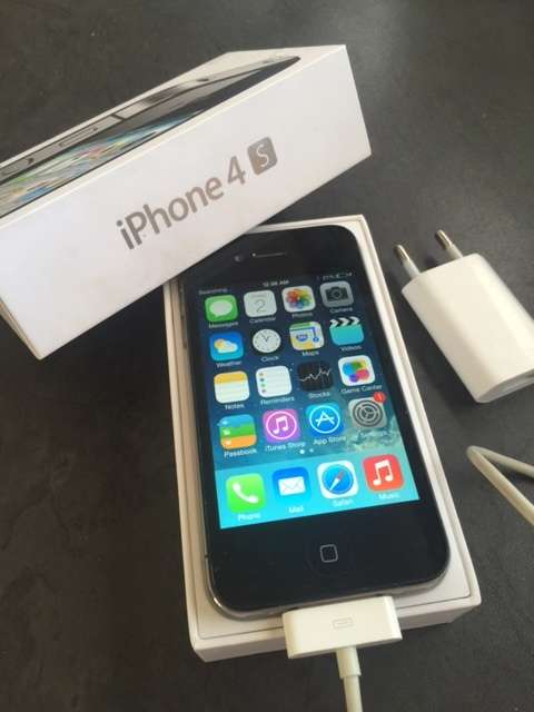 iPhone 4S 32 GB BARGAIN!!!