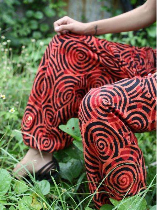 Harem-style sari pocket  pants from India