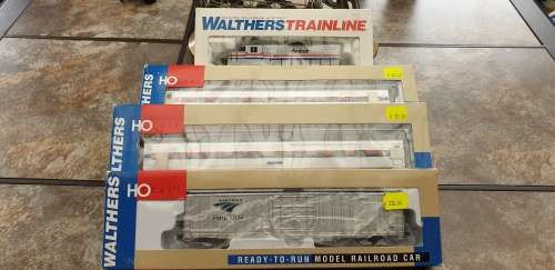HO Scale Walthers Amtrak Train Set